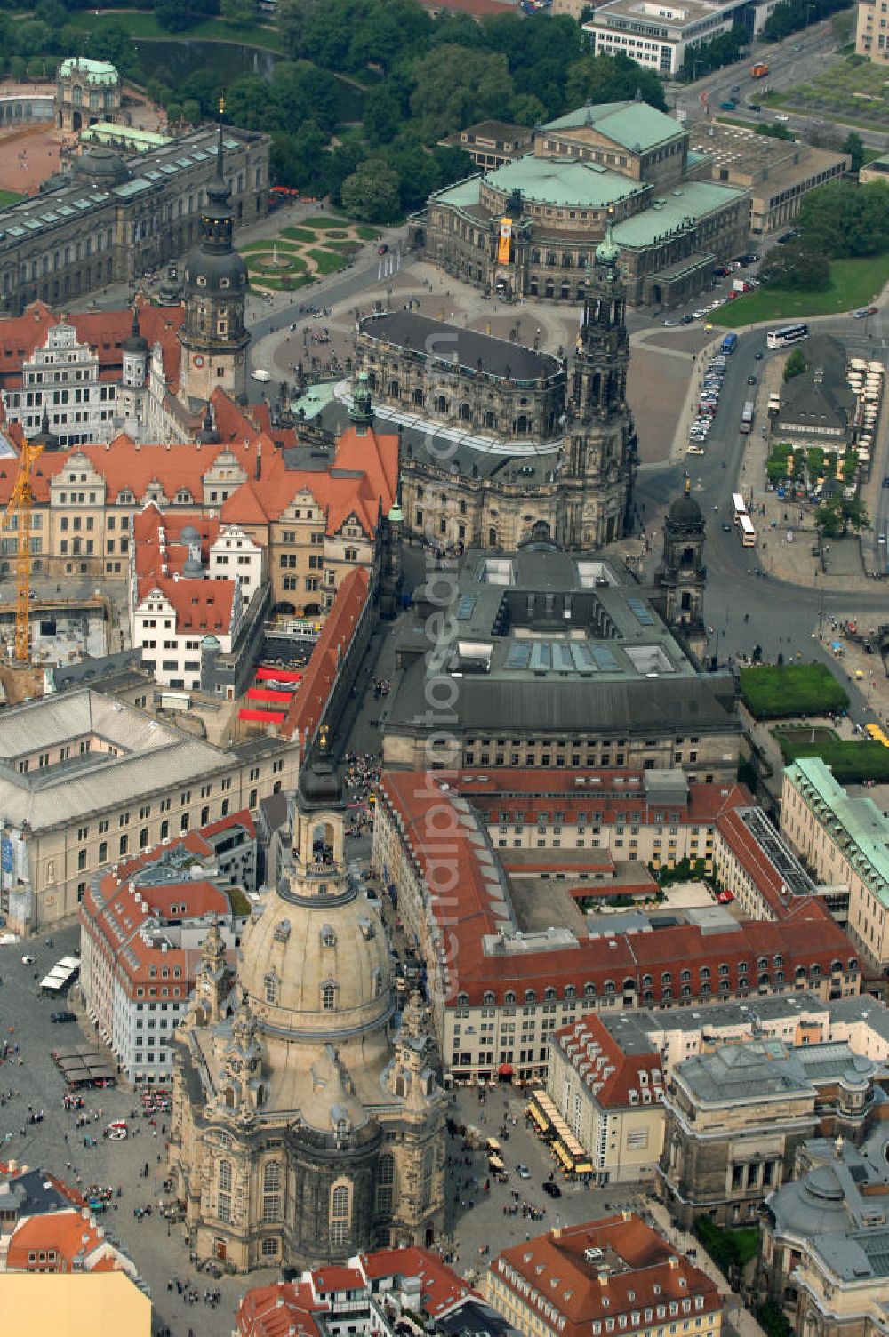 Dresden from the bird's eye view: Blick auf die wiederhergestellte Dresdner Frauenkirche, der evangelisch-lutherische Kirche des Barocks und der prägende Monumentalbau des Dresdner Neumarkt. View of the restored Frauenkirche in Dresden, the Evangelical-Lutheran Church of the Baroque and monumental building of the Neumarkt.