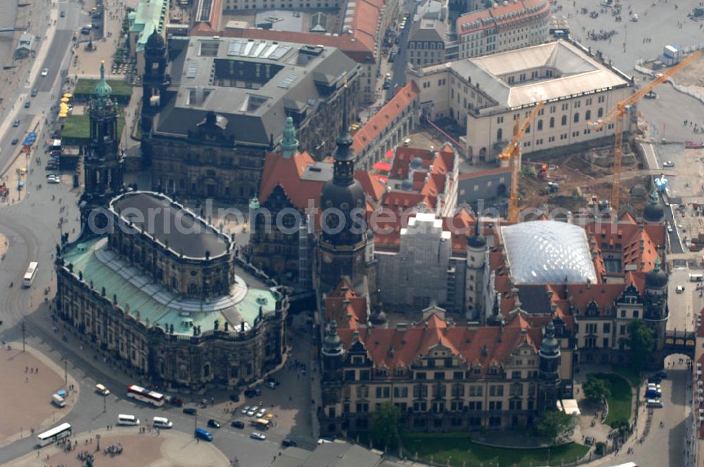 Dresden from above - Blick auf das wiederhergestellte Dresdner Schloss , dem Residenzschloss der sächsischen Kurfürsten. Im Hintergrund die touristischen Besuchermagneten Hofkirche, Semperoper und Theaterplatz der sächsischen Metropole. View of the restored Royal Palace, the residence of the Saxon Elector. In the background the tourist attractions for visitors Court Church, Semper Opera and theater space of the Saxon capital.