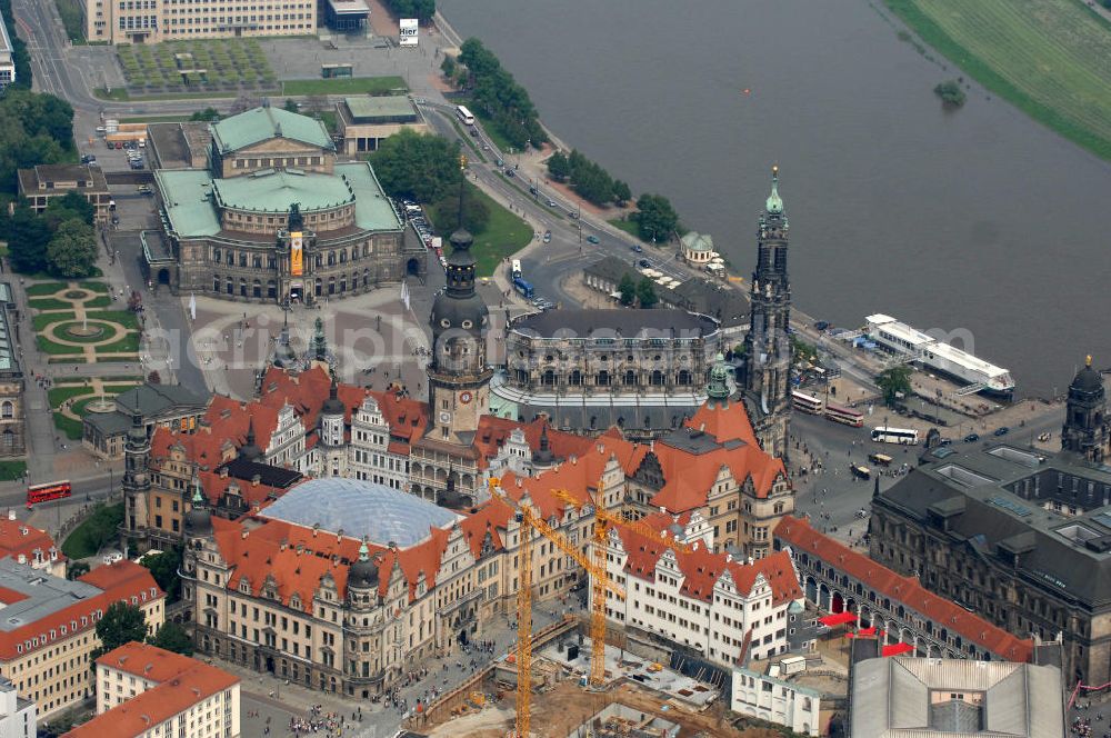 Dresden from the bird's eye view: Blick auf das wiederhergestellte Dresdner Schloss , dem Residenzschloss der sächsischen Kurfürsten. Im Hintergrund die touristischen Besuchermagneten Hofkirche, Semperoper und Theaterplatz der sächsischen Metropole. View of the restored Royal Palace, the residence of the Saxon Elector. In the background the tourist attractions for visitors Court Church, Semper Opera and theater space of the Saxon capital.