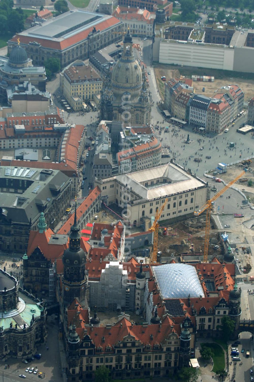 Aerial image Dresden - Blick auf das wiederhergestellte Dresdner Schloss , dem Residenzschloss der sächsischen Kurfürsten. Im Hintergrund die wiederhergestellte Dresdner Frauenkirche. View of the restored Royal Palace, the residence of the Saxon Elector. In the background is the restored Frauenkirche in Dresden.