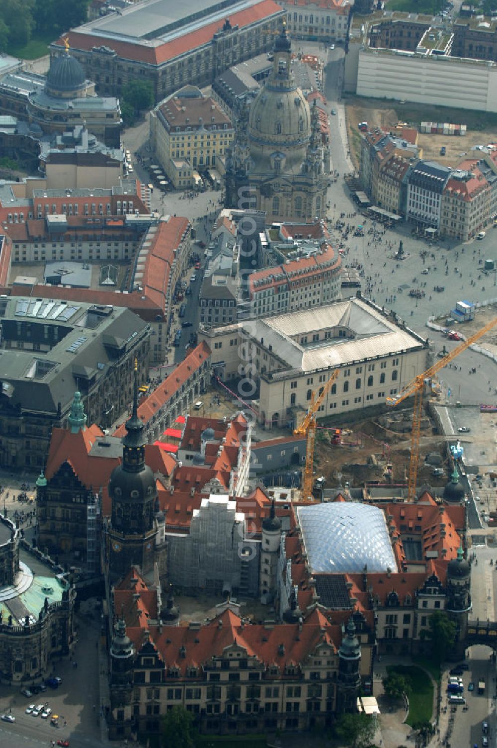 Dresden from above - Blick auf das wiederhergestellte Dresdner Schloss , dem Residenzschloss der sächsischen Kurfürsten. Im Hintergrund die wiederhergestellte Dresdner Frauenkirche. View of the restored Royal Palace, the residence of the Saxon Elector. In the background is the restored Frauenkirche in Dresden.