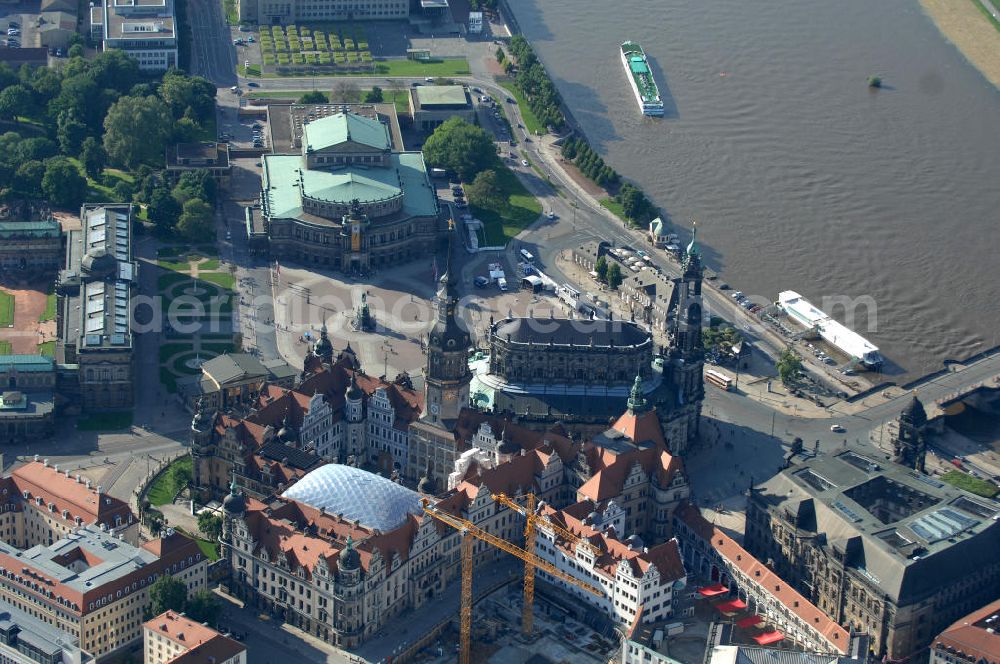 Dresden from the bird's eye view: Blick auf das wiederhergestellte Dresdner Schloss , dem Residenzschloss der sächsischen Kurfürsten. Im Hintergrund die touristischen Besuchermagneten Hofkirche, Semperoper und Theaterplatz der sächsischen Metropole. View of the restored Royal Palace, the residence of the Saxon Elector. In the background the tourist attractions for visitors Court Church, Semper Opera and theater space of the Saxon capital.