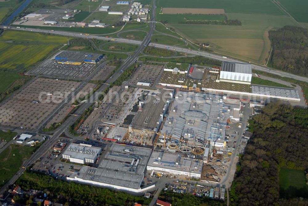 Aerial photograph Günthersdorf / Sachsen-Anhalt - Dritter Bauabschnitt von nova eventis in Leipzig an der A9 am Autobahnanschluß Leipzig-West. Hier entstehen rund 200 Fachgeschäfte auf ca. 76.000 Quadratmeter Fläche. Ein 170 MIO Euro Projekt der ECE Projektmanagement GmbH Hamburg.