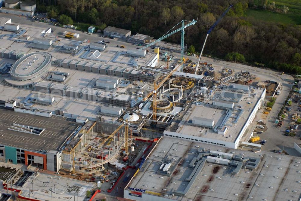 Aerial image Günthersdorf / Sachsen-Anhalt - Dritter Bauabschnitt von nova eventis in Leipzig an der A9 am Autobahnanschluß Leipzig-West. Hier entstehen rund 200 Fachgeschäfte auf ca. 76.000 Quadratmeter Fläche. Ein 170 MIO Euro Projekt der ECE Projektmanagement GmbH Hamburg.