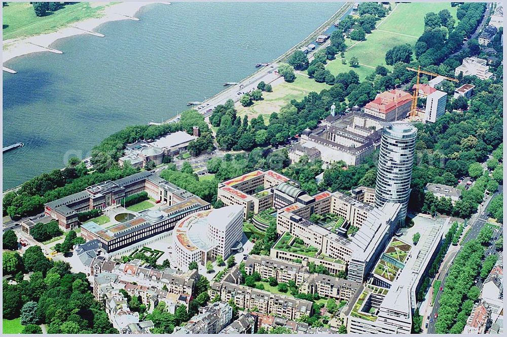 Aerial photograph Düsseldorf - ,halbkreisförmige Hauptverwaltung der E.ON AG und Gebäude der Victoria Versicherung mit Victoria Turm, Architekt: Mathias Ungers E.ON AG E.ON-Platz 1 40479 Düsseldorf