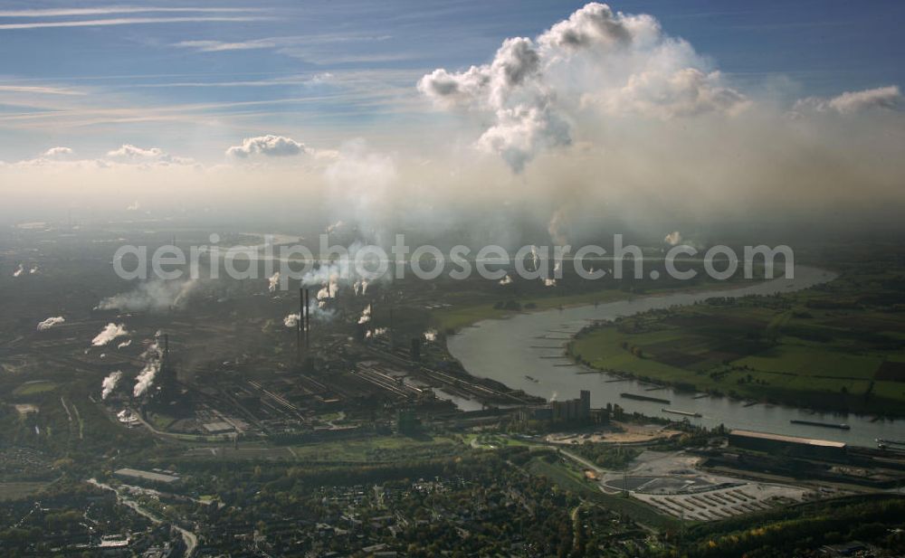 Aerial image Duisburg - blick auf das Thyssen Stahlwerk in Duisburg-Bruckhausen. Duisburg steelworks of the Thyssen company.