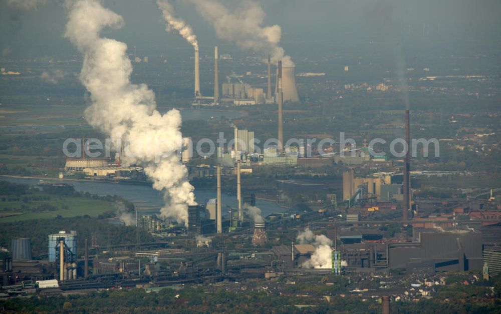 Aerial image Duisburg - blick auf das Thyssen Stahlwerk in Duisburg-Bruckhausen. Duisburg steelworks of the Thyssen company.