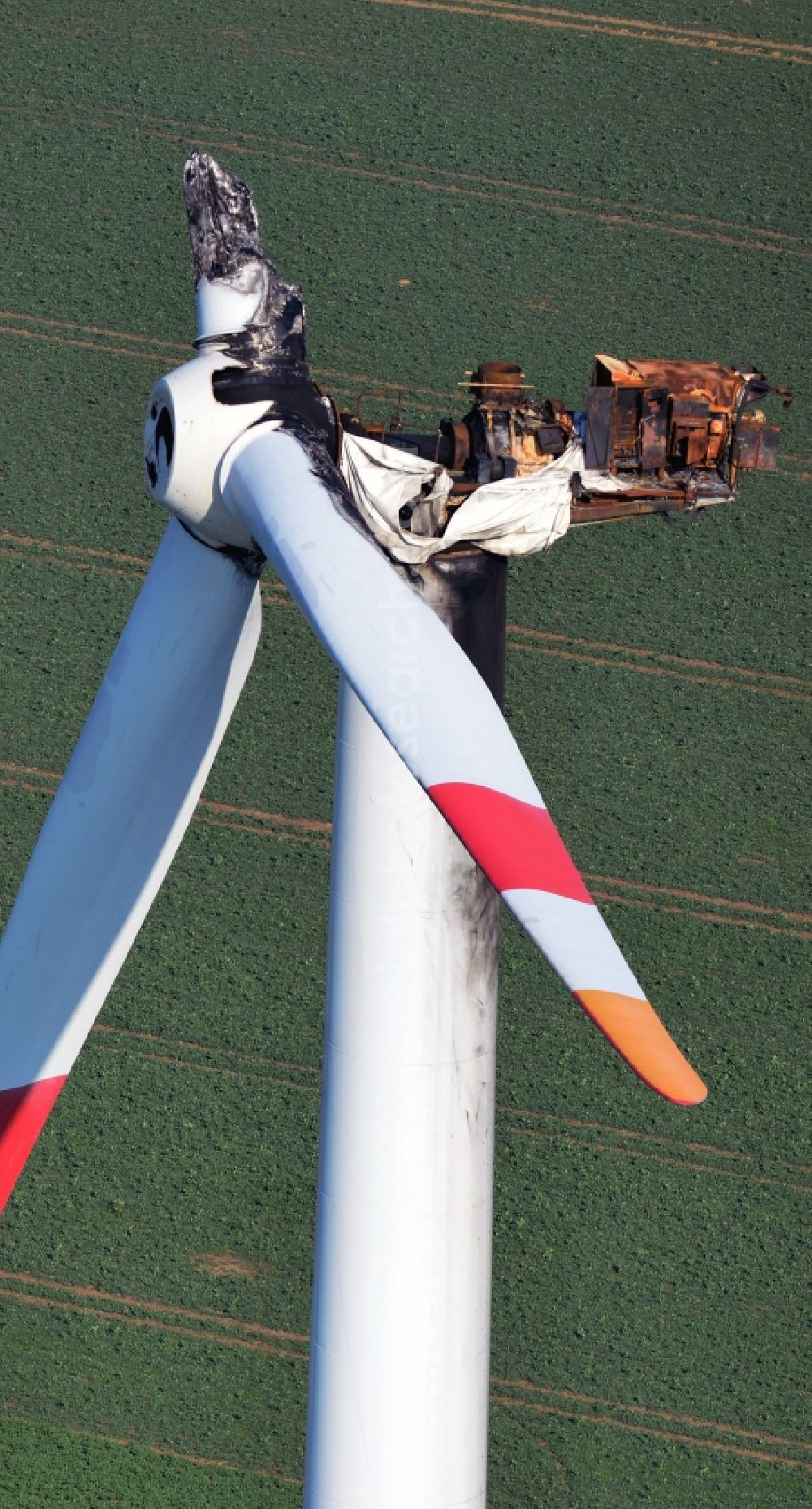 Aerial photograph Wellen - Destroyed by fire damage wind turbine wind power plant near Wellen in Saxony-Anhalt