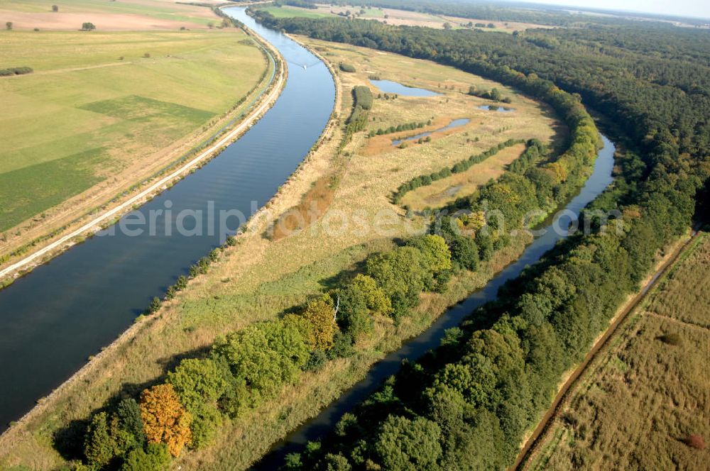 Aerial photograph Parchau - Blick auf den Durchstich Parchau. Zu DDR-Zeiten enstand eine Insel sowie ein Altarm, durch den Bau eines Durchstich zwischen Parchau und Ihleburg, zur besseren Linienführung. Ein Projekt des WSV: Wasserstraßen-Neubauamt Magdeburg, 39106 Magdeburg, Tel. +49(0)391 535-0, email: wna-magdeburg@wsv.bund.de