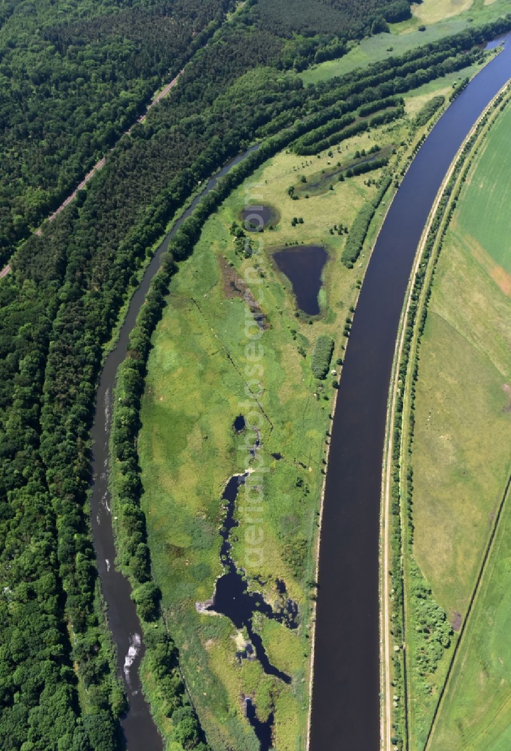 Aerial photograph Parchau - Avulsion of a maean der and river course of the Elbe-Havel-Canel in Parchau in the state Saxony-Anhalt