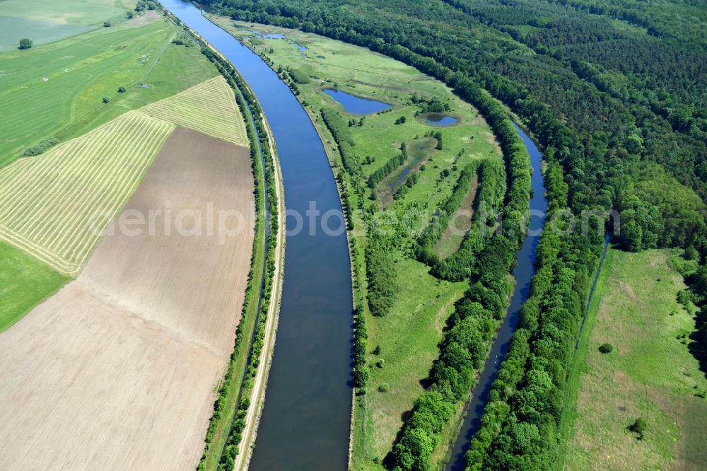 Parchau from the bird's eye view: Avulsion of a maean der and river course of the Elbe-Havel-Canel in Parchau in the state Saxony-Anhalt