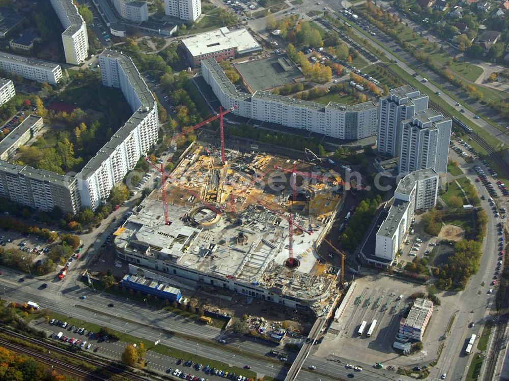 Berlin - Marzahn from above - 20.10.2004 Blick auf den Bau der neuen Eastside Gallery an der Märkischen Allee in Berlin-Marzahn.