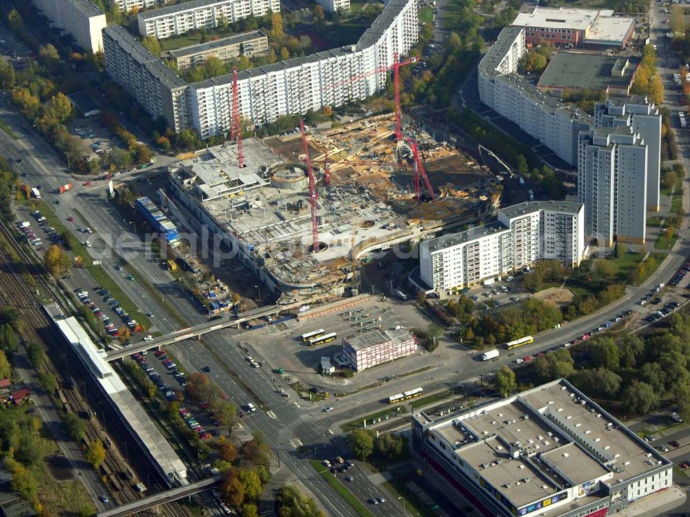 Berlin - Marzahn from above - 20.10.2004 Blick auf den Bau der neuen Eastside Gallery an der Märkischen Allee in Berlin-Marzahn.