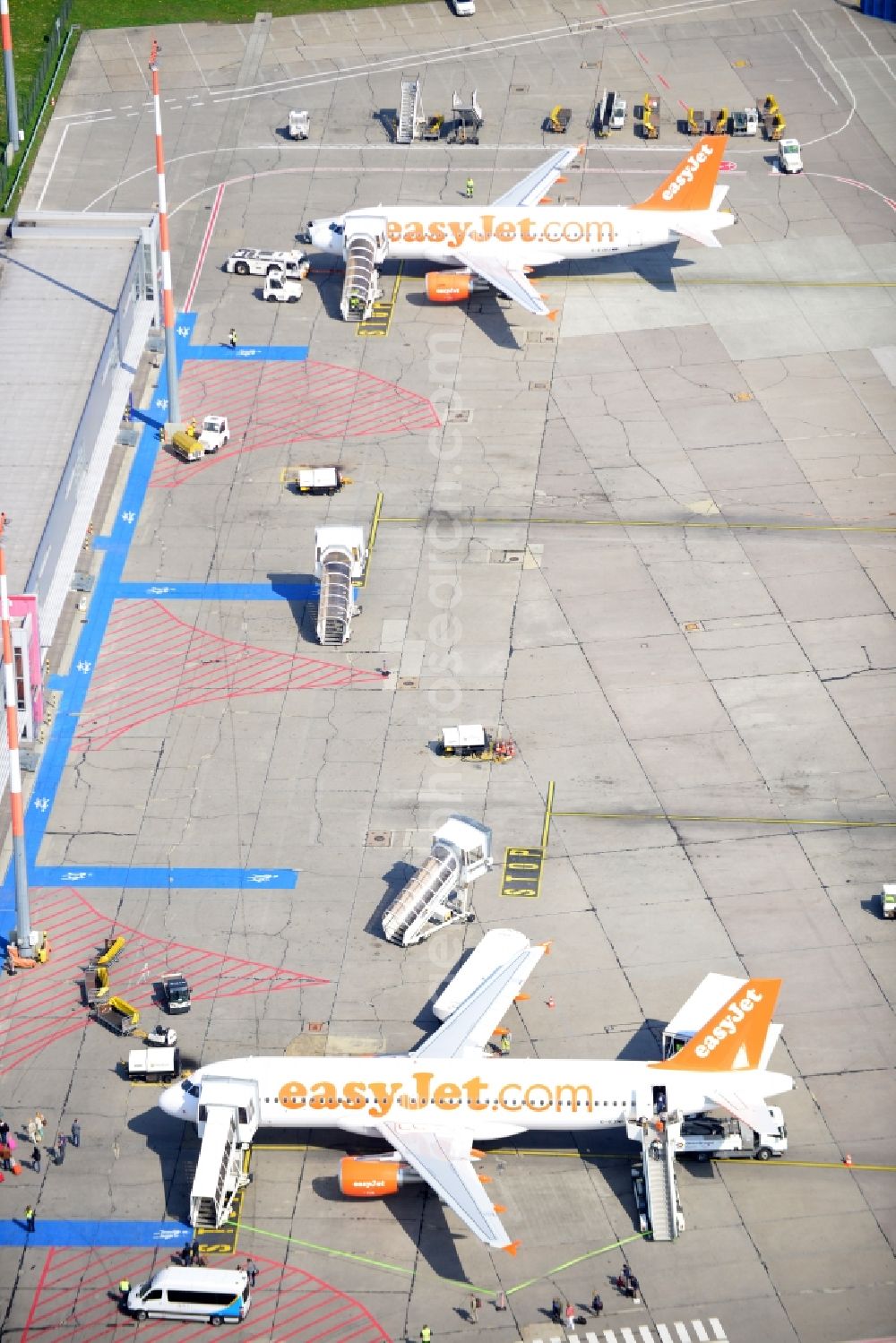 Aerial photograph Schönefeld - Parking Easy Jet - Airbus - Aircraft passenger terminal at the Airport Berlin - Schönefeld