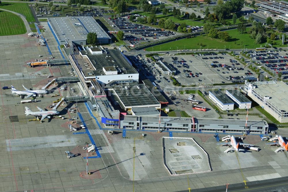 Aerial photograph Schönefeld - Parking Easy Jet - Airbus - Aircraft passenger terminal at the Airport Berlin - Schönefeld