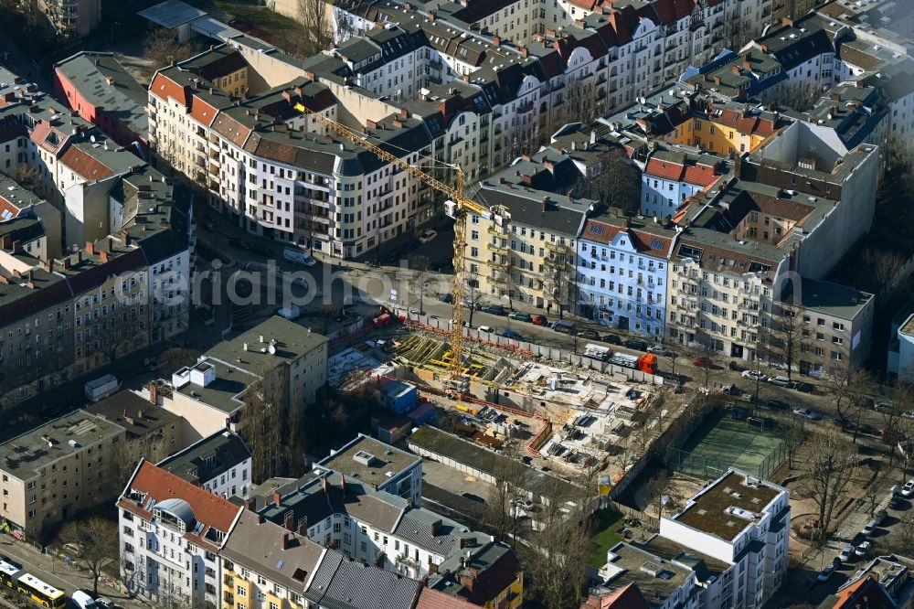 Aerial image Berlin - Construction site for the new residential and commercial Corner house - building Braunschweiger Strasse - Niemetzstrasse in the district Neukoelln in Berlin, Germany