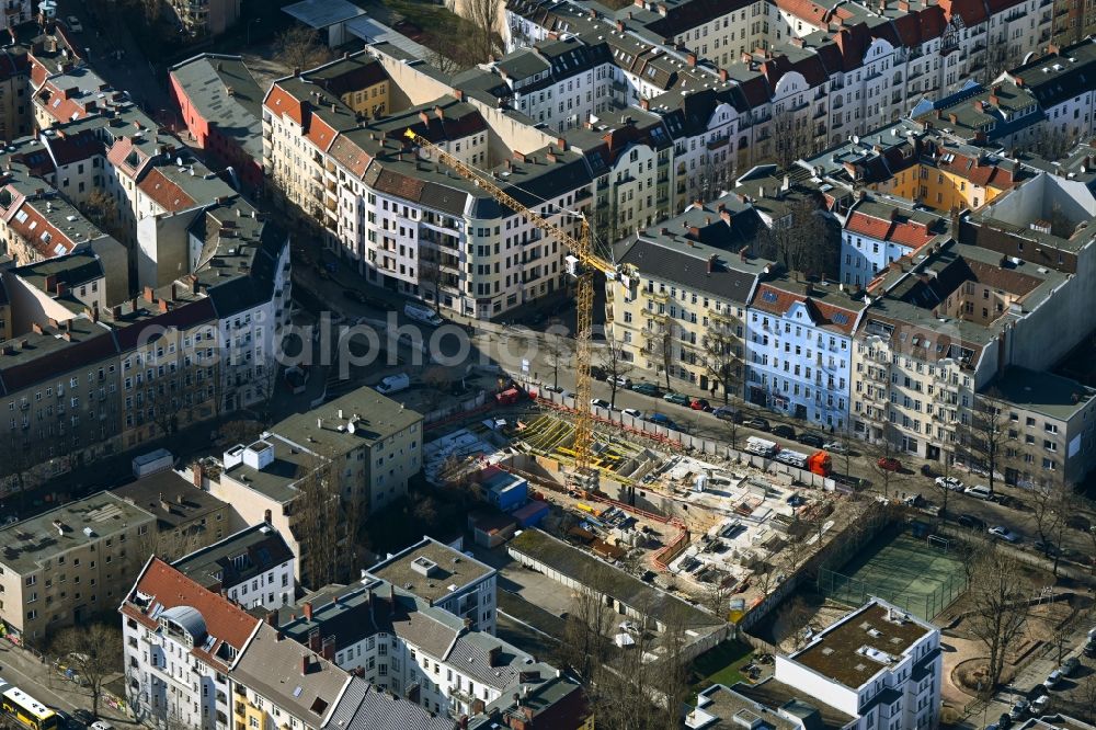 Aerial photograph Berlin - Construction site for the new residential and commercial Corner house - building Braunschweiger Strasse - Niemetzstrasse in the district Neukoelln in Berlin, Germany