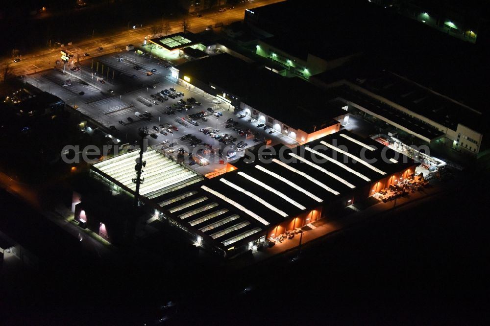 Offenbach am Main from the bird's eye view: Building of the construction market of OBI Markt and EDEKA Store Offenbach on Muehlheimer Strasse in Offenbach am Main in the state Hesse