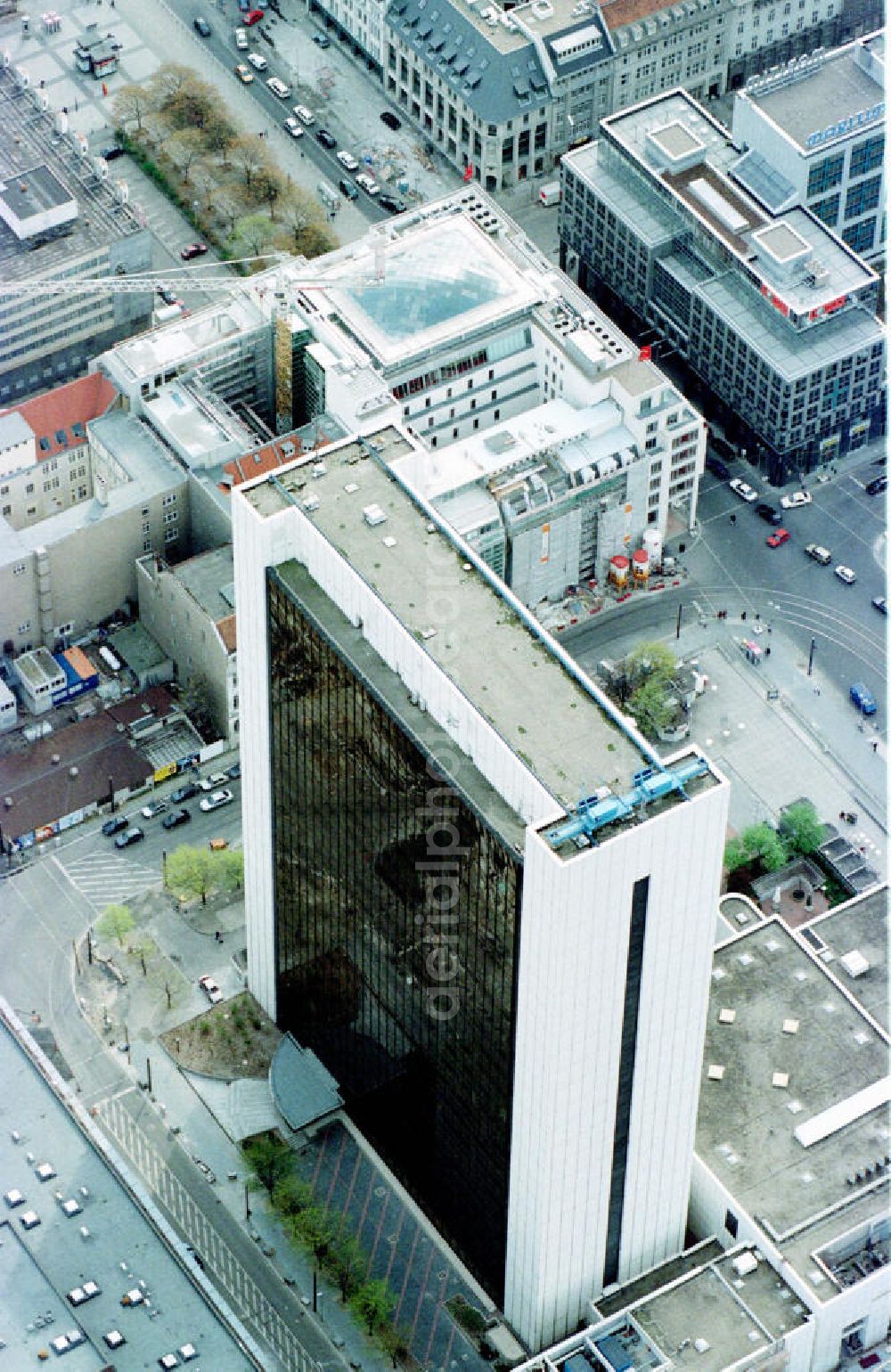 Berlin from the bird's eye view: ehem. IHZ-Bürogebäude an der Friedrichstraße.