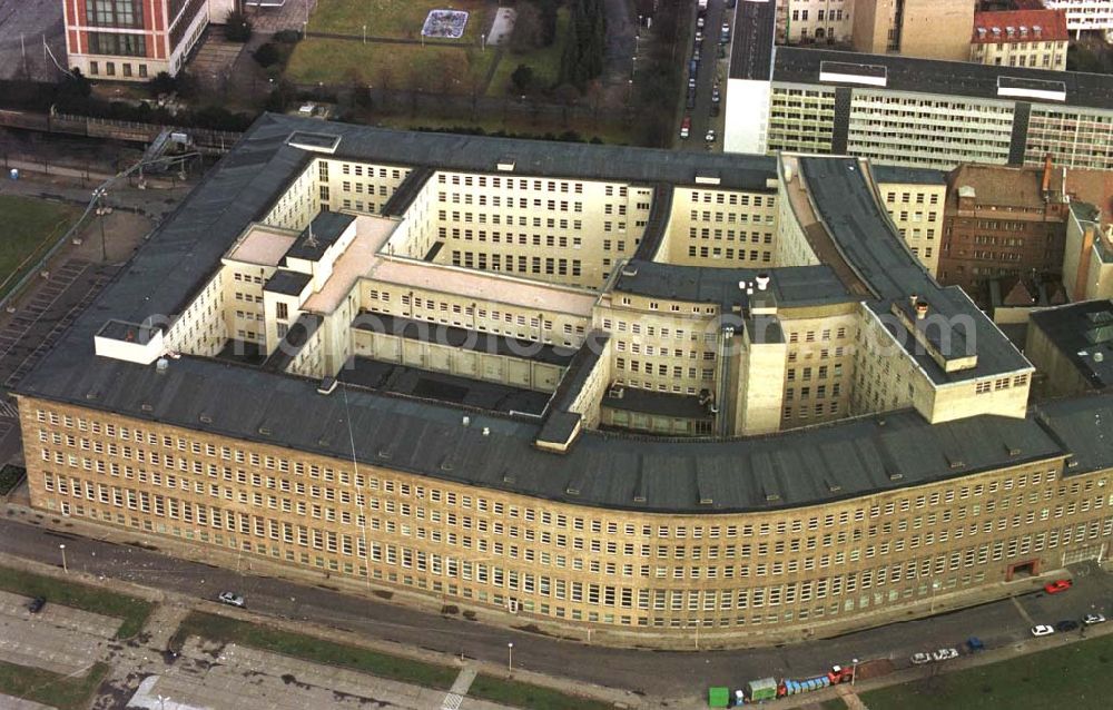 Berlin from above - 12.02.95 ehem. Reichsbankgebäude in Berlin-Mitte heute Außenministerium