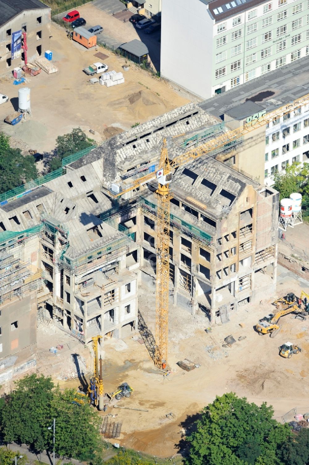 Aerial photograph Leipzig - Gutted buildings on the area of a former printing plant in Leipzig in the state Saxony. The old buildings are part of a housing project