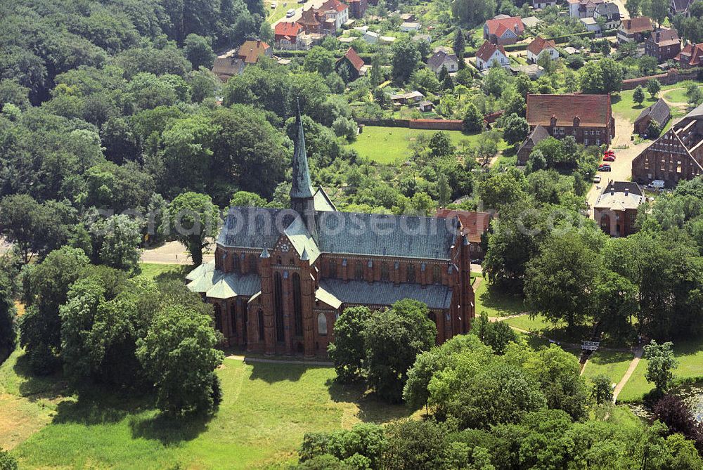 Aerial image Bad Doberan - Blick auf die Klosterkirche in Bad Doberan, sie zählt zu den schönsten Backsteinkirchen in Norddeutschland. View of the monastery church in Bad Doberan, it is one of the most beautiful brick churches in northern Germany.