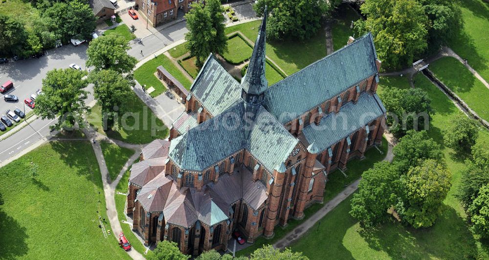 Bad Doberan from the bird's eye view: Blick auf die Klosterkirche in Bad Doberan, sie zählt zu den schönsten Backsteinkirchen in Norddeutschland. View of the monastery church in Bad Doberan, it is one of the most beautiful brick churches in northern Germany.