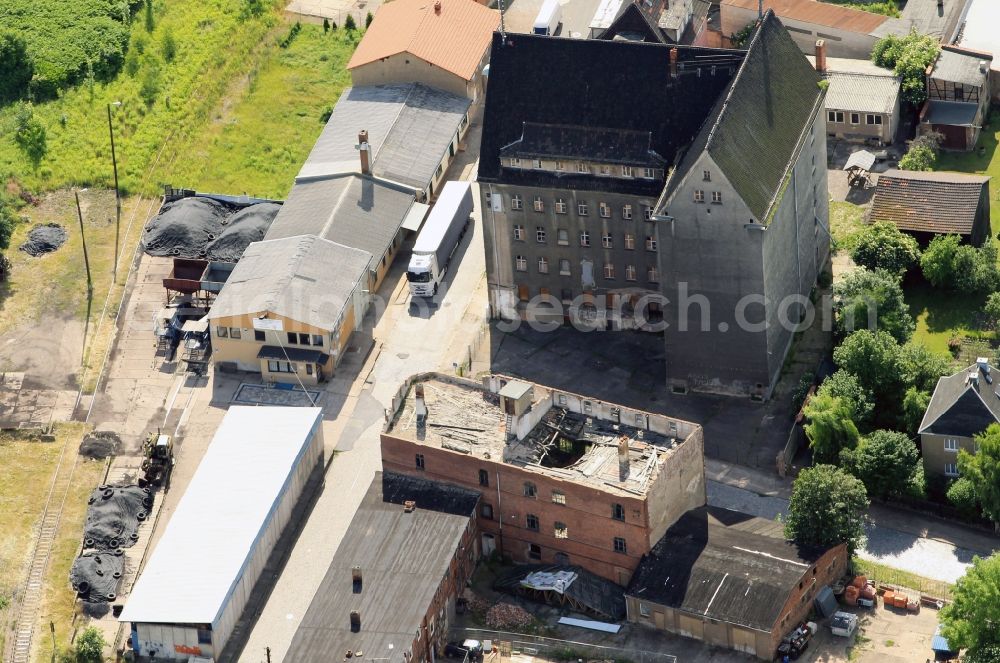 Arnstadt from the bird's eye view: In the Friedrichstrasse of Arnstadt in Thuringia are several former commercial properties. The dominant building is the former mill 