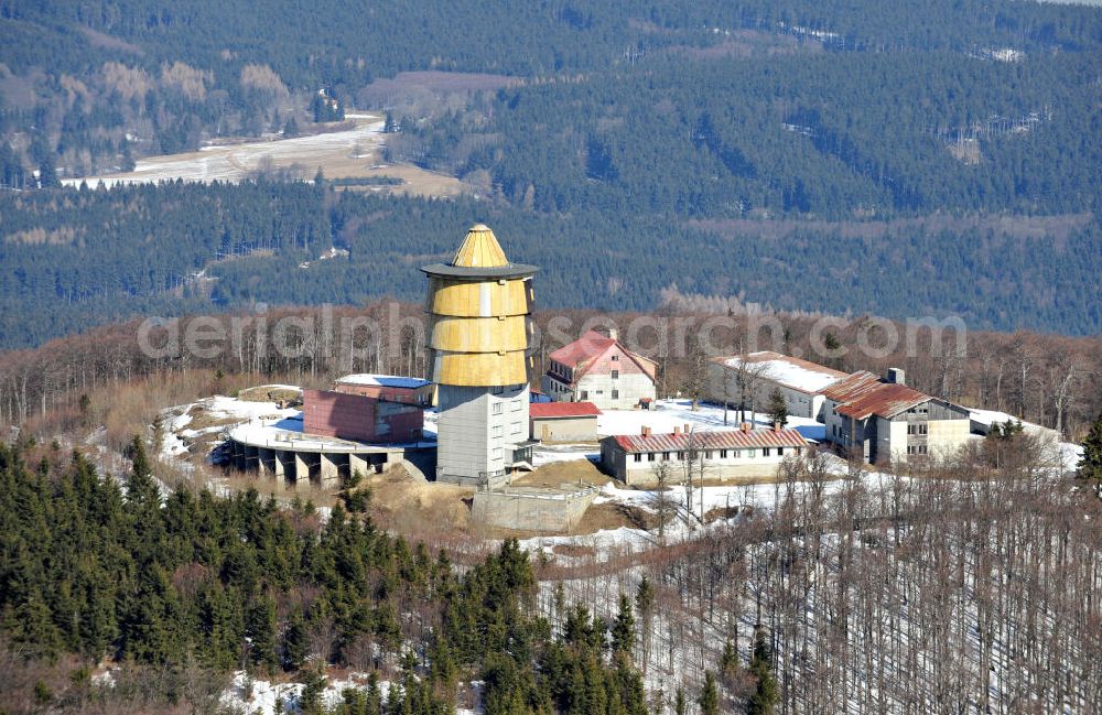 Aerial image Pec / Hochofen - Pec / Hochofen 8.03.2011 Die ehemalige Militäranlage auf dem Gipfel Cerchov / Schwarzkopf im Oberpfälzer Wald in der Nähe der Gemeinde Pec / Schwarzkopf in der Region Plzensky kraj / Pilsen in der Tschechischen Republik. Auf dem Gelände befindet sich der Militärturm und der Aussichtsturm Kurz-Turm. The former military area on the top of the mountain Cerchov / Black Head in the forest of Upper Palatinate near community / congregation Pec / furnace in Plzensky kraj / Pilsen in Czech Republic.