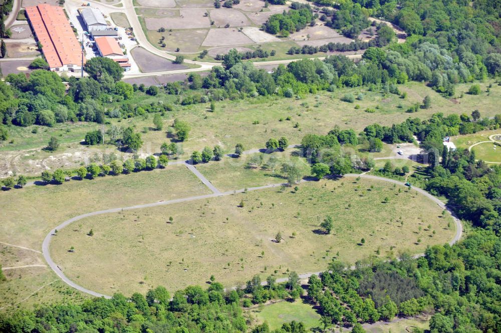 Berlin Karlshorst from the bird's eye view: Ehemalige Militärfläche / Kaserne der sowjetischen Roten Armee an der Treskowallee in Karlshorst. Die Flächen wurden zur Wiedereingliederung in den Volkspark Wuhlheide renaturiert.