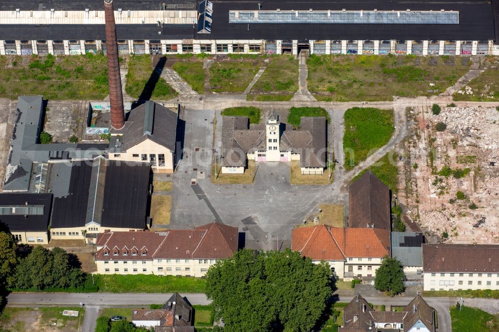 Aerial image Duisburg - Development area of the decommissioned and unused land and real estate on the former marshalling yard and railway station of Deutsche Bahn in Duisburg in the state North Rhine-Westphalia, Germany