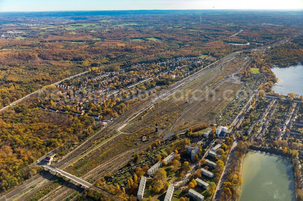 Aerial photograph Duisburg - Development area of the decommissioned and unused land and real estate on the former marshalling yard and railway station of Deutsche Bahn in Duisburg in the state North Rhine-Westphalia, Germany