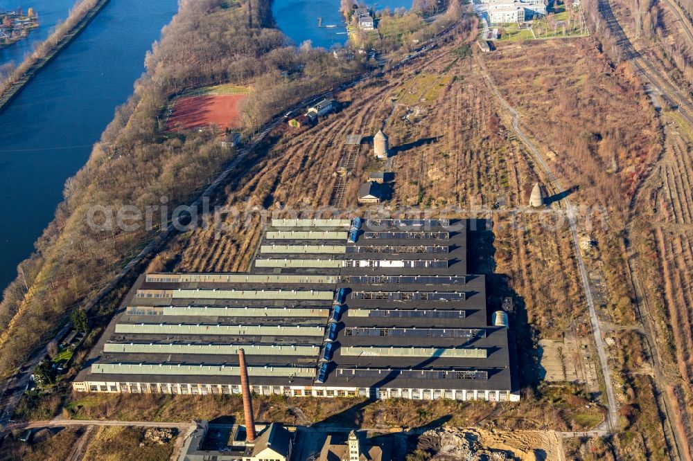 Aerial image Duisburg - Development area of the decommissioned and unused land and real estate on the former marshalling yard and railway station of Deutsche Bahn in Duisburg in the state North Rhine-Westphalia, Germany