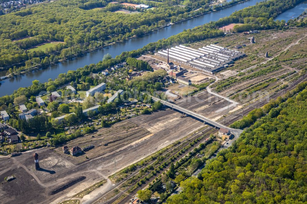 Duisburg from the bird's eye view: Development area of the decommissioned and unused land and real estate on the former marshalling yard and railway station of Deutsche Bahn in Duisburg in the state North Rhine-Westphalia, Germany