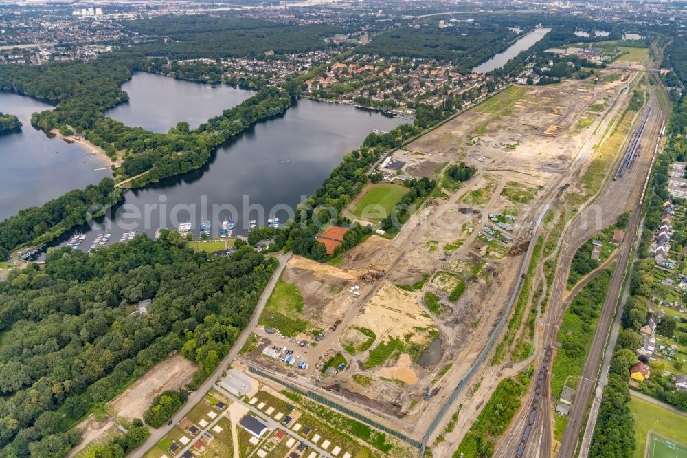 Aerial photograph Duisburg - Development area of the decommissioned and unused land and real estate on the former marshalling yard and railway station of Deutsche Bahn in Duisburg at Ruhrgebiet in the state North Rhine-Westphalia, Germany