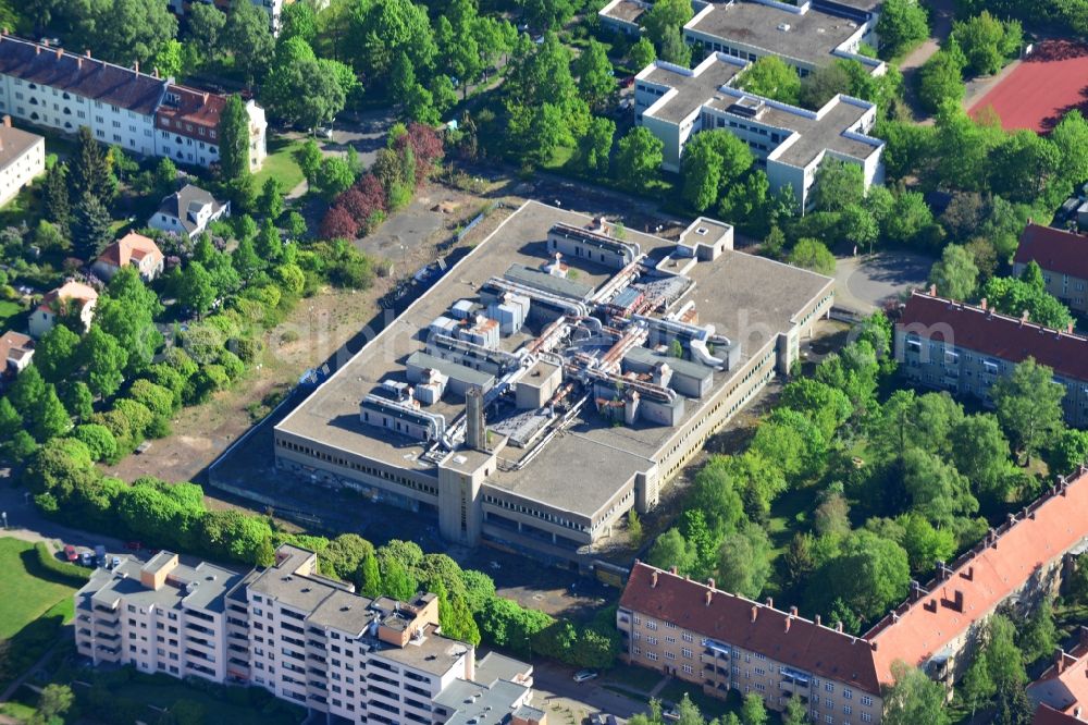 Berlin from above - Demolition site of the former school building Broendby-Oberschule in of Dessauerstrasse in the district Lankwitz in Berlin, Germany