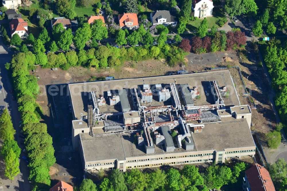 Berlin from the bird's eye view: Demolition site of the former school building Broendby-Oberschule in of Dessauerstrasse in the district Lankwitz in Berlin, Germany