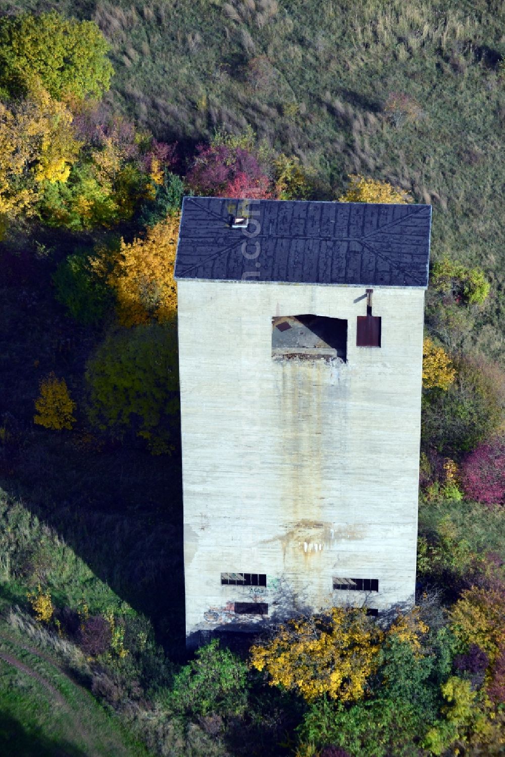 Groß Dühren from the bird's eye view: View onto the former arch-bunker of the abandoned iron ore mine Grube Fortuna in the near of Groß Dühren in the state Lower Saxony