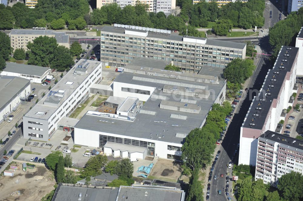 Aerial image Berlin - The building that houses the central of the newspaper Neues Deutschland used to be an office building after it was left from the publishing company in 1993 until the editorial office returned in 2005. Mostly it is used by artists