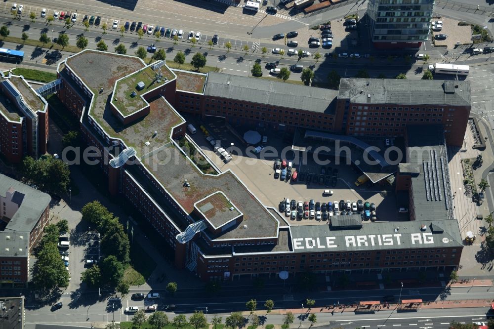 Kiel from above - Former Main Post Office including the city gallery of Kiel in the state of Schleswig-Holstein. The building with the yard is located on Schwedenkai