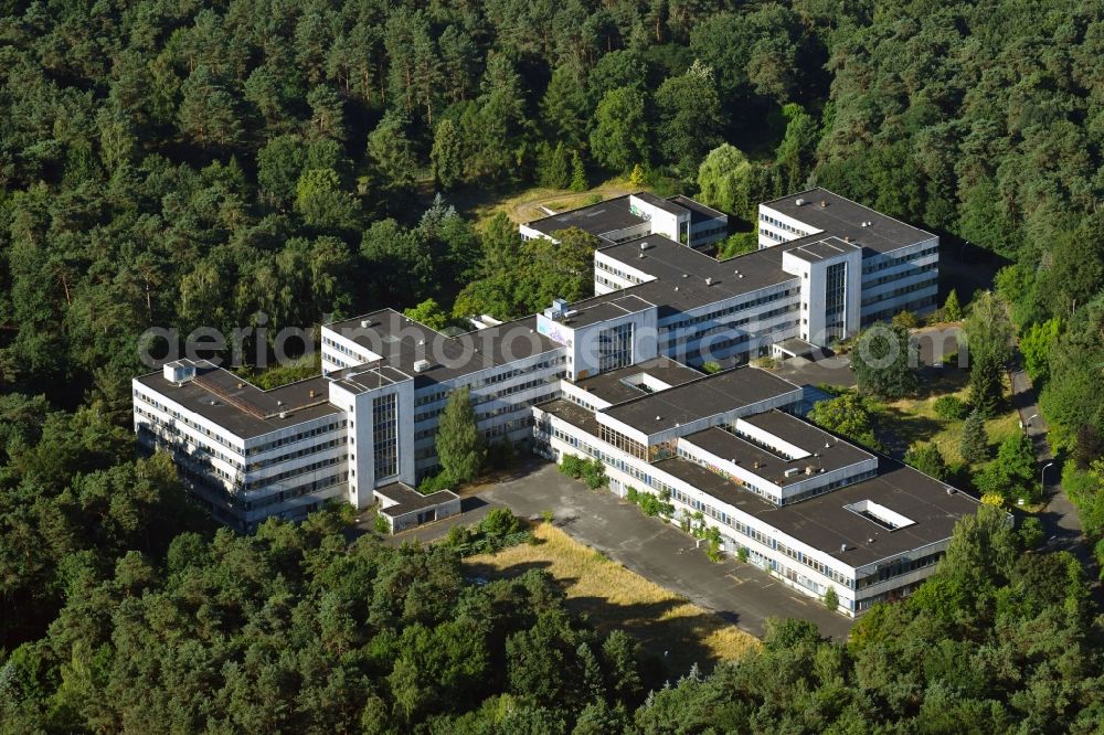 Aerial image Berlin - View of the former government hospital of the German Democratic Republic in the district of Buch in Berlin