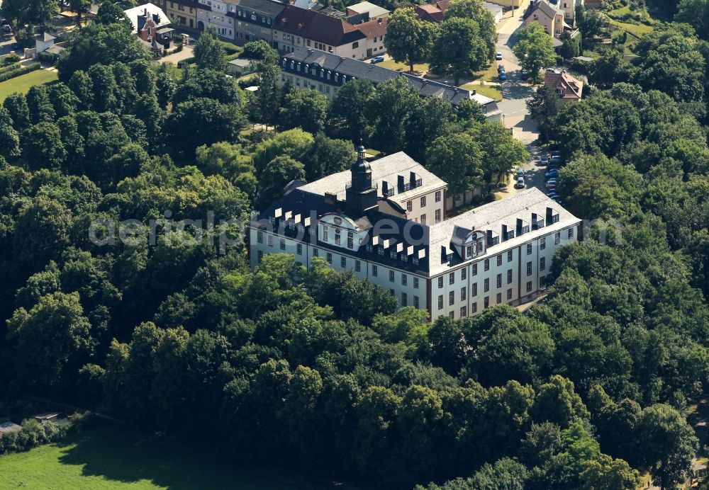 Aerial photograph Saalfeld/Saale - In the former Royal Palace in Saalfeld / Saale in Thuringia is now home to the headquarters of the district office Saalfeld-Rudolstadt. The building was built on the site of a medieval royal palace and a Benedictine monastery later than three wings. Surrounded the castle from a garden in the French style