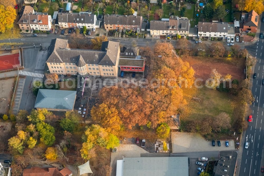 Hamm from the bird's eye view: Former school building of the Harkortschule in th Lessingstrasse in Hamm in the state North Rhine-Westphalia