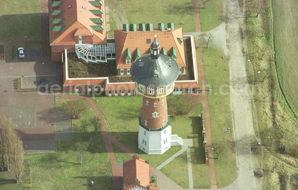 Schwedt / MV from above - Eigenheimgebiet Am Wasserturm. Stadtverwaltung Schwedt/Oder, Liegenschaftsamt, 16303 Schwedt/Oder, Lindenallee 25 - 29, Rathaus, Zimmer 129 und 130, Telefon (0 33 32) 44 61 29 und 44 61 30