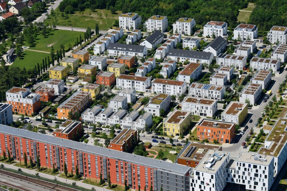 Aerial image München - Residential area of a single- and multi-family house settlement on Admiralbogen in the district Schwabing-Freimann in Munich in the state Bavaria, Germany