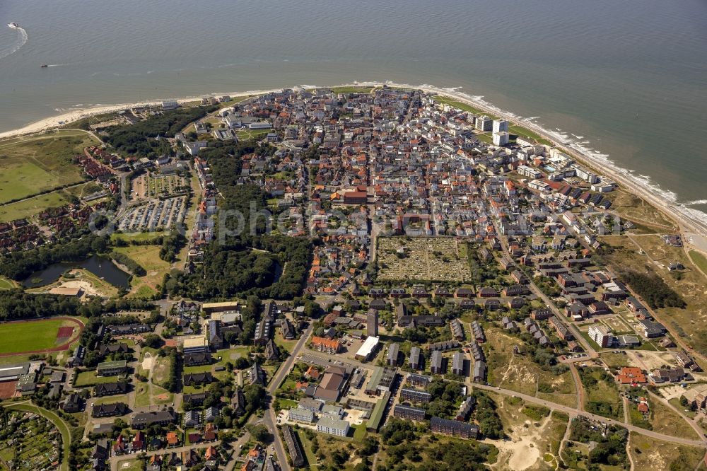 Norderney from above - Single and multi-family housing development on the island of Norderney in Lower Saxony