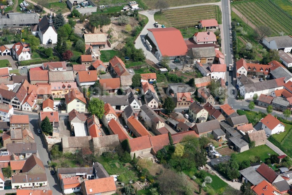 Aerial image Weinolsheim - Single and multi-family homes on the Gaustrasse in Weinolsheim in the state of Rhineland-Palatinate