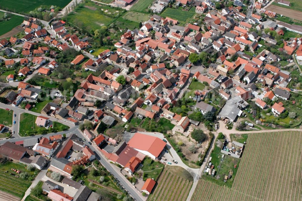 Aerial image Weinolsheim - Single and multi-family homes on the Gaustrasse in Weinolsheim in the state of Rhineland-Palatinate