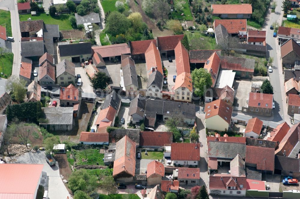 Aerial photograph Weinolsheim - Single and multi-family homes on the Gaustrasse in Weinolsheim in the state of Rhineland-Palatinate