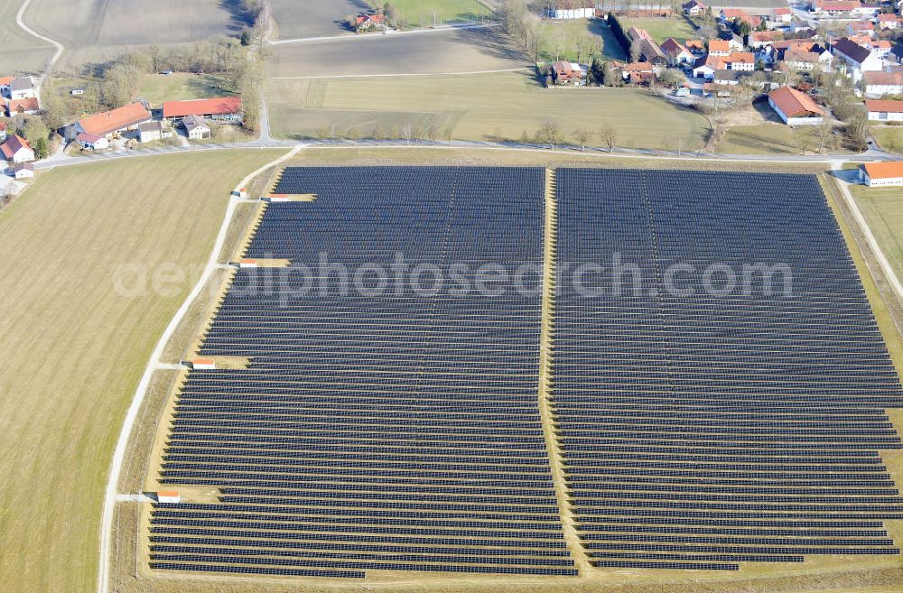 Aerial image Maisach - Ein Solarpark an der Mammendorfer Straße bei Maisach-Malching im Landkreis Fürstenfeldbruck. Gebaut wurde der Park von der Phoenix Solar AG und wird von den Stadtwerken Fürstenfeldbruck genutzt. A solar farm at the Mammendorfer Strasse near by Maisach-Malching in the administrative district Fuerstenbruck.